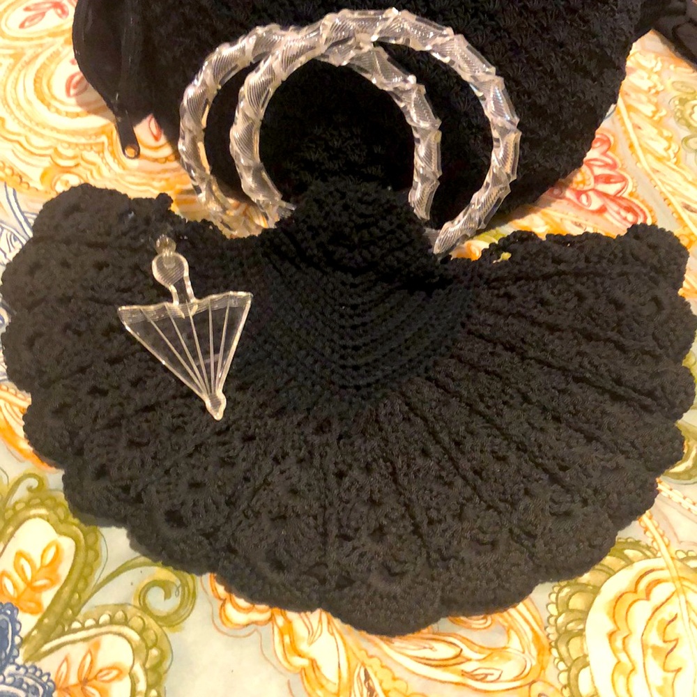 Vintage macrame, plastic handles handbag